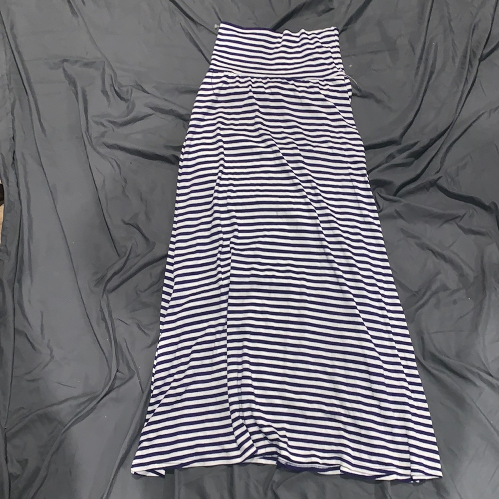 Womens dark blue and white striped skirt. Size Medium. A Lily White design